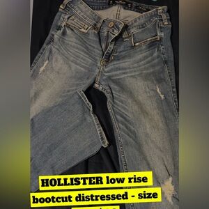 NWOT Hollister Low Rise Bootcut Jeans Size 5R - Lightly Distressed